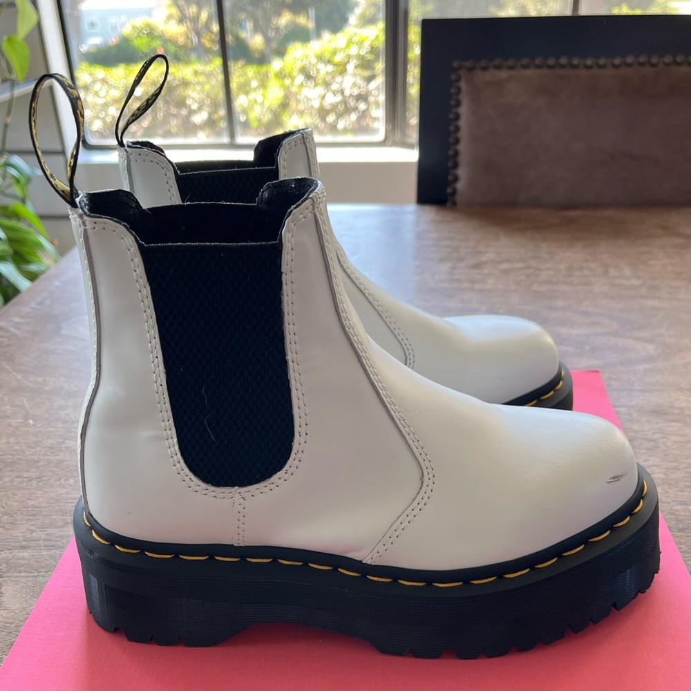 Doc Martens Quad Platform Chelsea Boot size 6